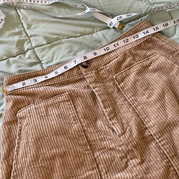 Tan corduroy skirt - Picture 8 of 9